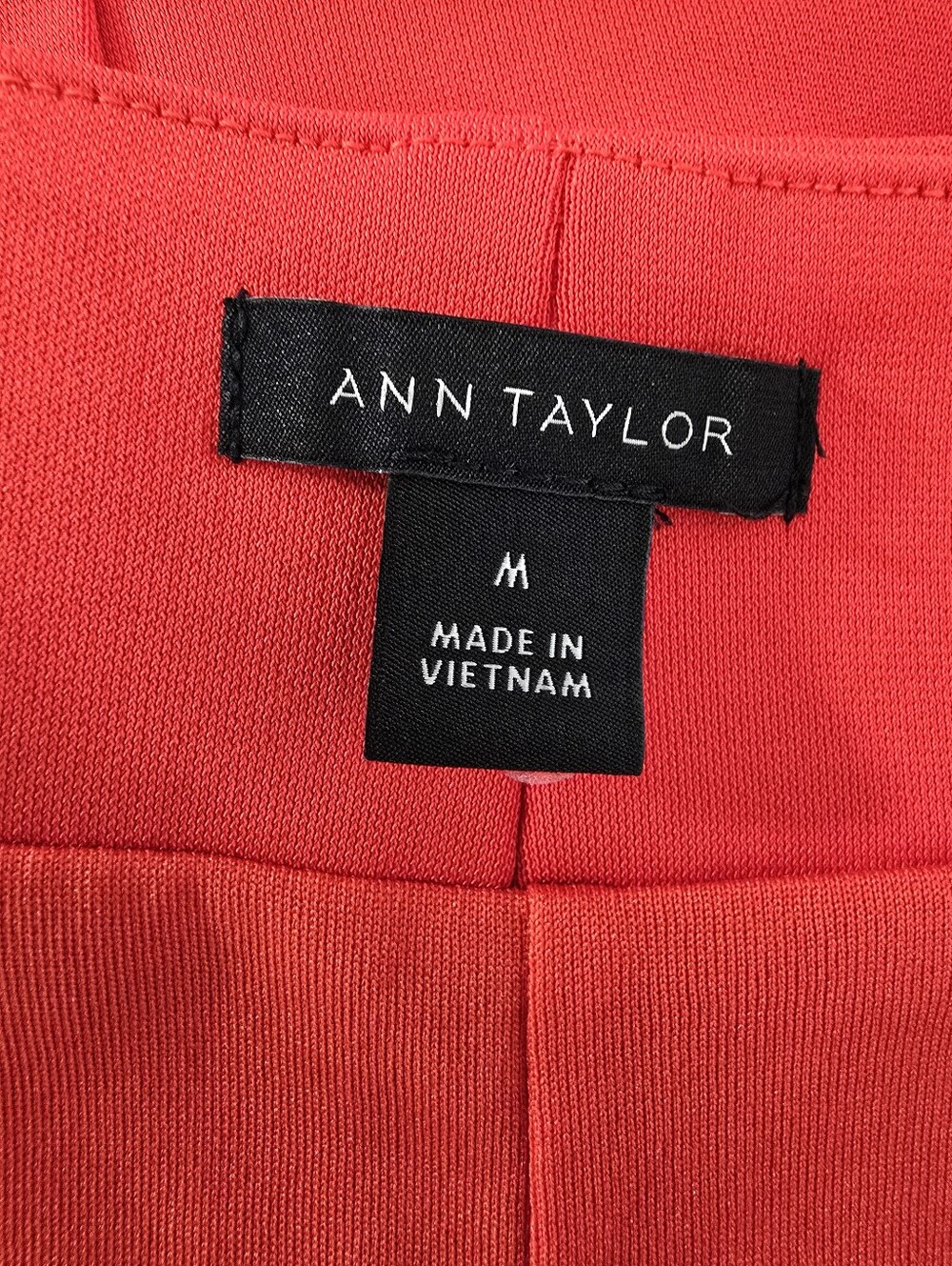 Ann Taylor Sleeveless Red V-Neck Twist Waist Dress - Picture 7 of 8
